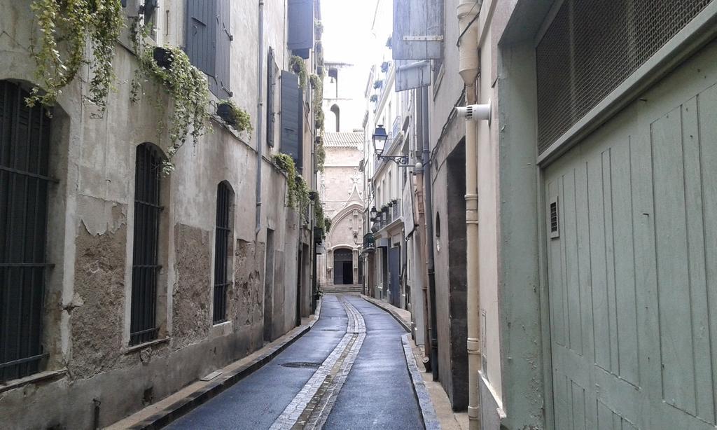 Venez Rever Beziers Centre Et Gare Il Y A Plus Cher Mais C Est Moins Bien Exteriér fotografie