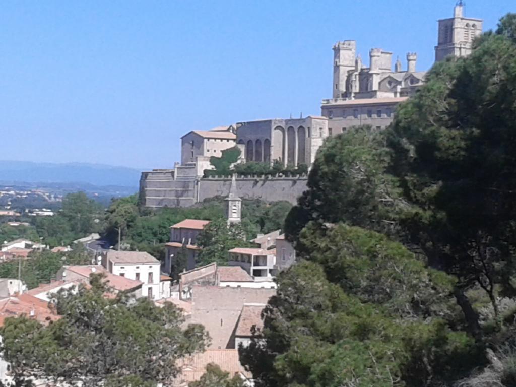 Venez Rever Beziers Centre Et Gare Il Y A Plus Cher Mais C Est Moins Bien Exteriér fotografie