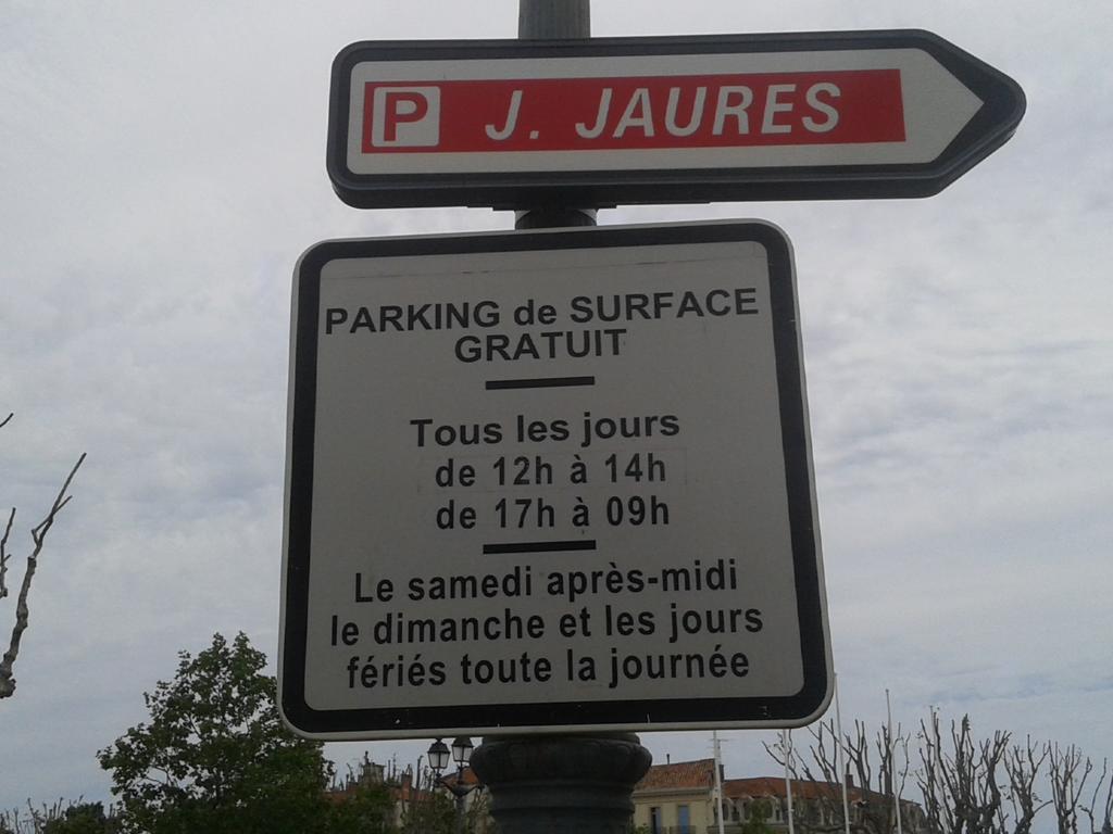 Venez Rever Beziers Centre Et Gare Il Y A Plus Cher Mais C Est Moins Bien Exteriér fotografie