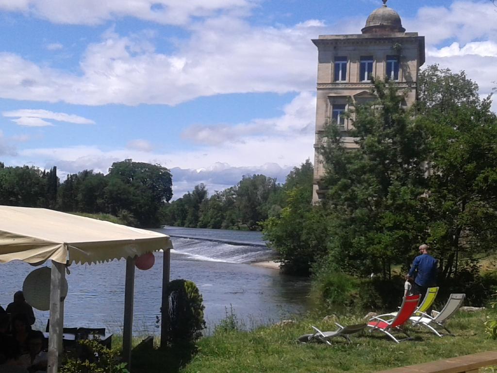 Venez Rever Beziers Centre Et Gare Il Y A Plus Cher Mais C Est Moins Bien Exteriér fotografie